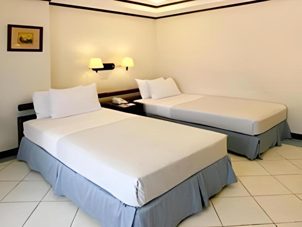 Soledad Suites Panglao Exterior photo