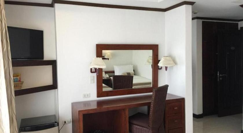 Soledad Suites Panglao Exterior photo